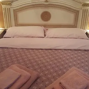 Bed & Breakfast In Arena L' Opera